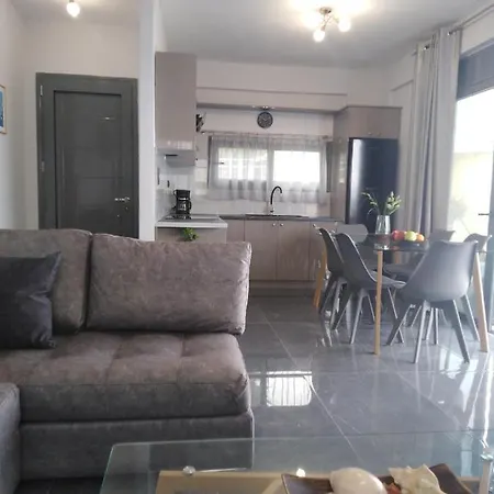 فيلة George Sunrise Ratzaklíon