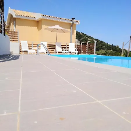Vila George Sunrise *