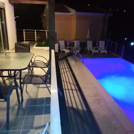 George Sunrise Vila *